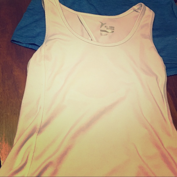 💪 - Old Navy White Keyhole Tank - Picture 2 of 3